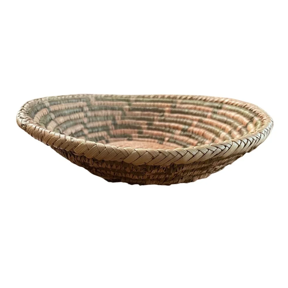 Vintage Handmade Coiled Sweetgrass Basket Bowl Sage Green Tan Decorative Tray 8